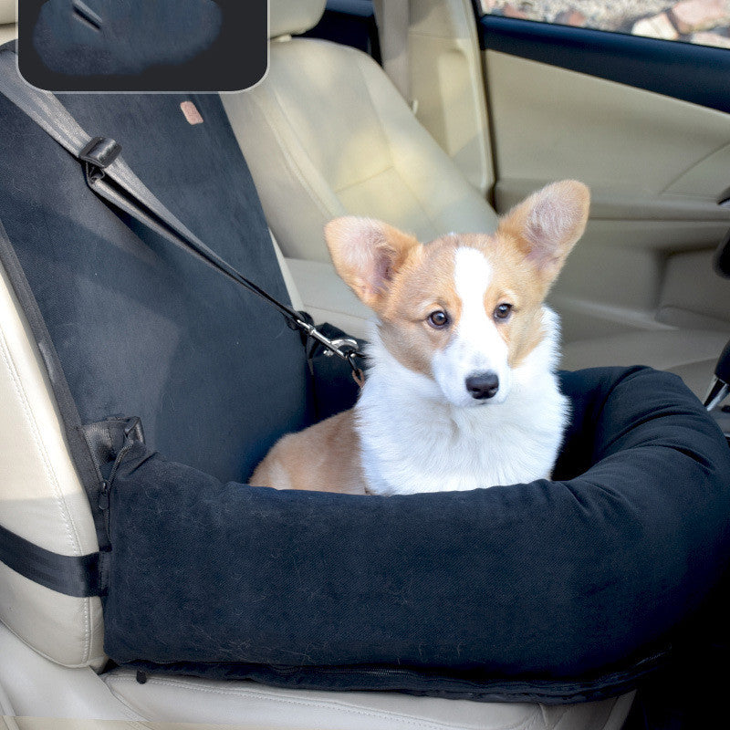 Seggiolino Auto "Camo-Safe": Viaggi Protetti, Sedili Puliti e Stile Grintoso 🚗🛡️