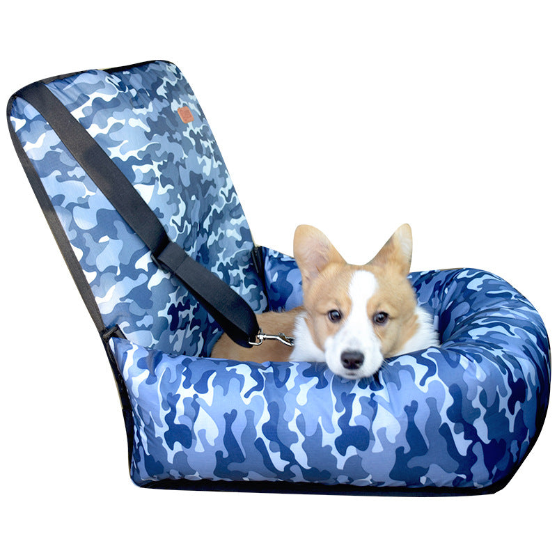 Seggiolino Auto "Camo-Safe": Viaggi Protetti, Sedili Puliti e Stile Grintoso 🚗🛡️