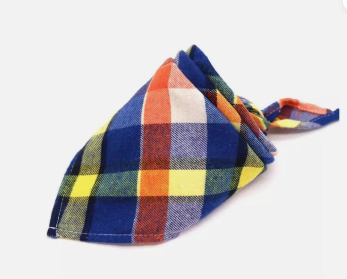 Bandana Tartan Scozzese: Stile Inconfondibile per il Tuo Pet