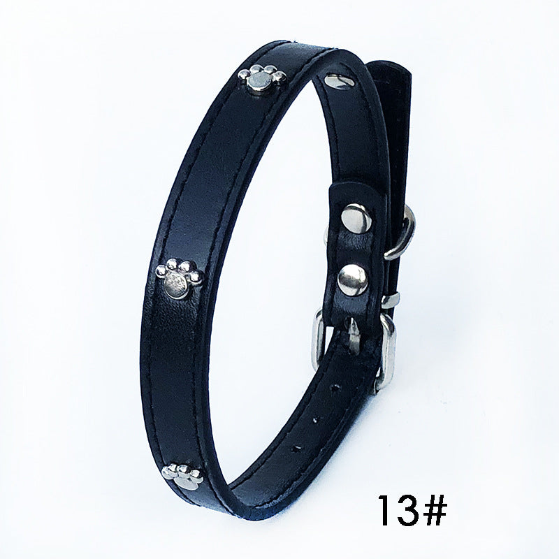 Set di 10 Collari in Ecopelle con Zampette: Il Guardaroba Perfetto! 🐾