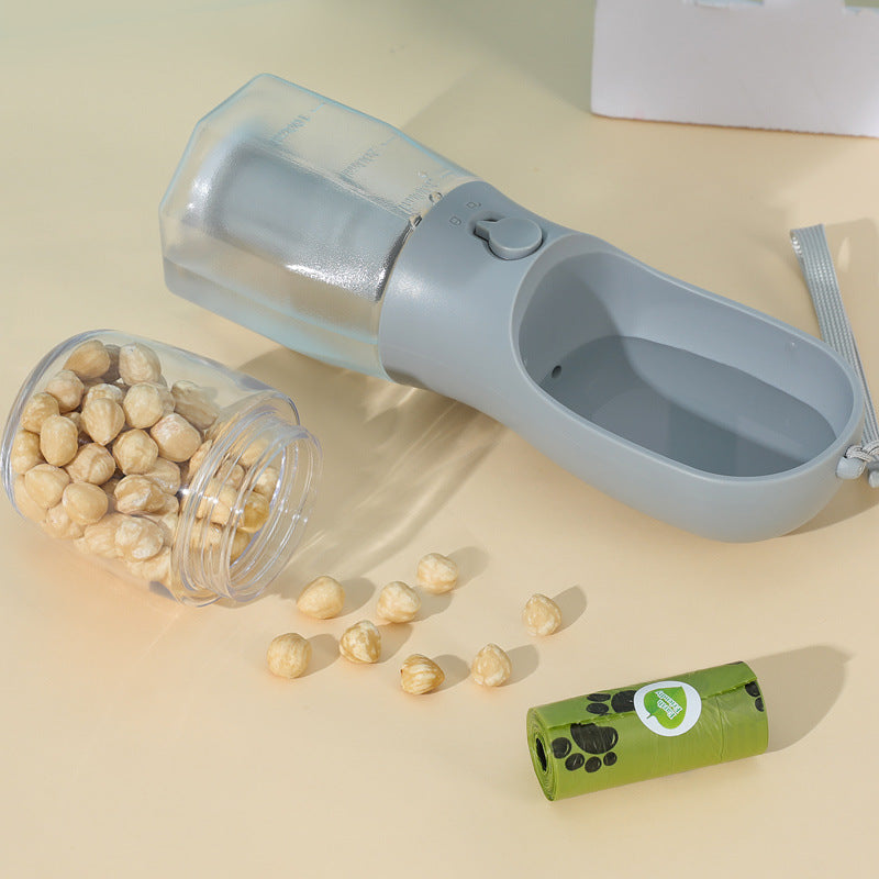 Borraccia Portatile 3 in 1 per Cani: Acqua, Snack e Porta Sacchetti