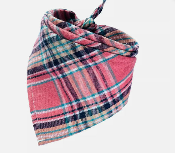 Bandana Tartan Scozzese: Stile Inconfondibile per il Tuo Pet