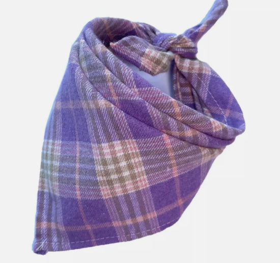 Bandana Tartan Scozzese: Stile Inconfondibile per il Tuo Pet